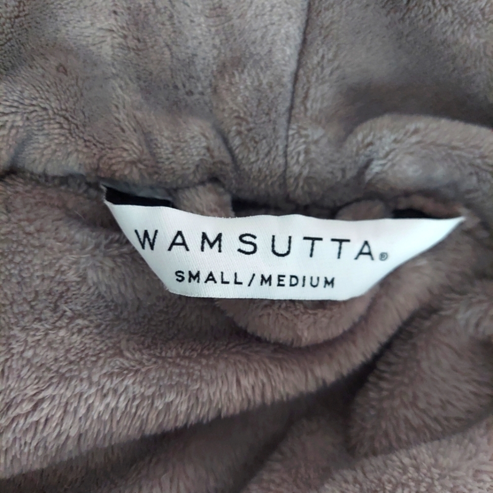 Wamsutta (Mr.)Robe
